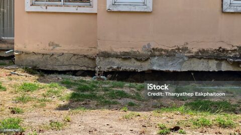 the ground subsided but the house structure did not.